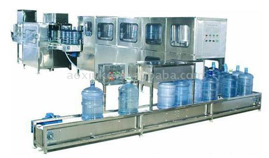  Larger Bottle Washer / Filler / Capper Plant (Grandes bouteilles Laveuse / Remplisseuse / Boucheuse Plant)