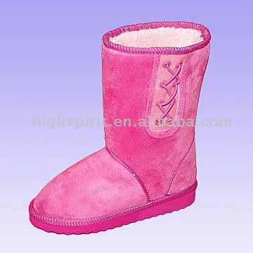  Girl`s Micro-Suede Boot with Sherpa Lining ()