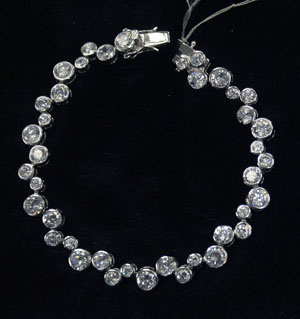  Bracelet ( Bracelet)