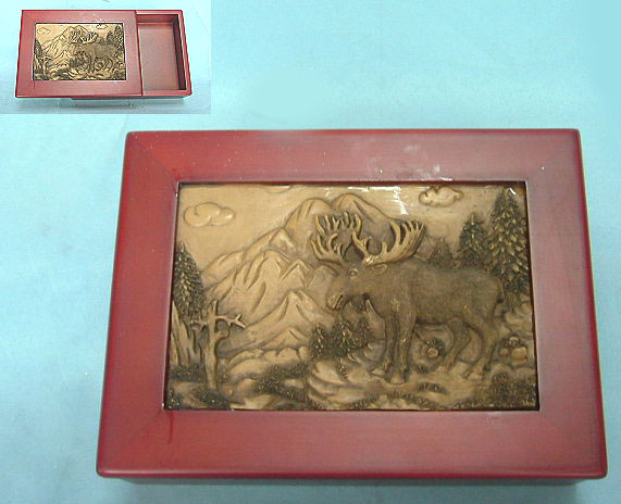  Wooden Box with Resin Deer Design on the Top (Деревянный ящик с Смола D r дизайна на Top)