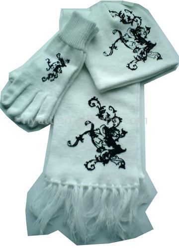  Hand-Knitted Pullover ( Hand-Knitted Pullover)