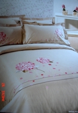  Four-Piece Bedding Set (Four-Piece Bettwäsche)