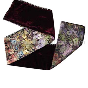  Velvet Scarf with Arbutus Orb ()