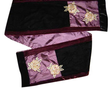  Embroidered Scarf ()