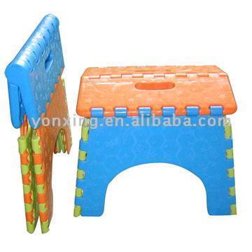  Plastic Stools (Пластиковые стулья)