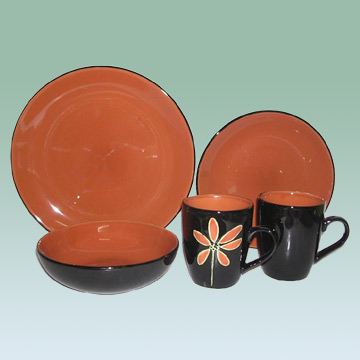  16pc Color Glazed Stoneware Dinnerware (16pc de vaisselle en grès émaillé couleur)