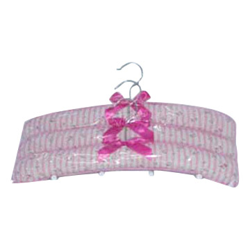  S/3 Pink Hangers (S / 3 Pink Вешалки)