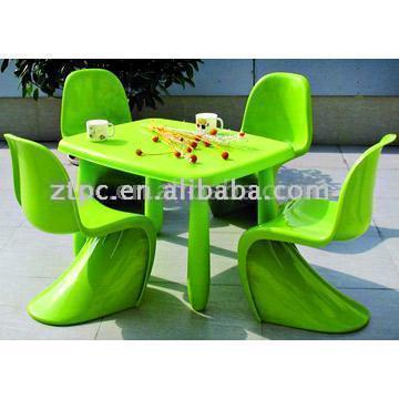  Children`s Plastic Furniture (Table and Chair) (Children`s Plastic Mobilier (tables et de chaises))
