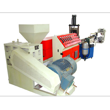  Pelleter for Recycling Waste Plastic (Pelleter zur Verwertung von Abfällen aus Kunststoff)