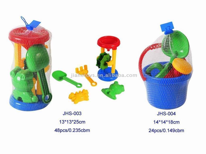  Plastic Toys (Пластмассовые игрушки)
