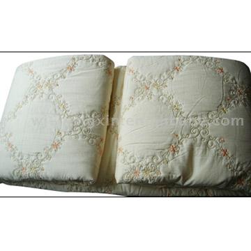  Quilt with Embroidered Cotton Cover and Silk Stuff (Avec housse de couette brodé coton et la soie commandes)