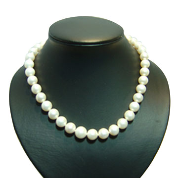  Fresh Water Pearl Necklace (Collier de perles d`eau douce)