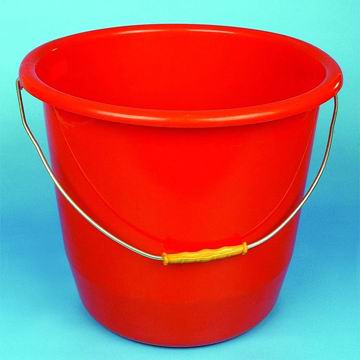  Plastic Bucket (Seau en plastique)