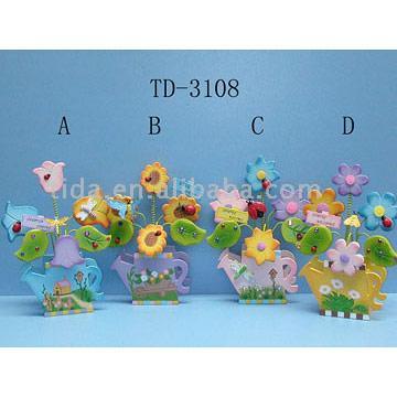  Wooden Kettle Flowers
