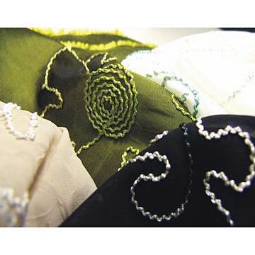  Rope Embroidery on Taffeta (Broderie sur la corde Taffetas)