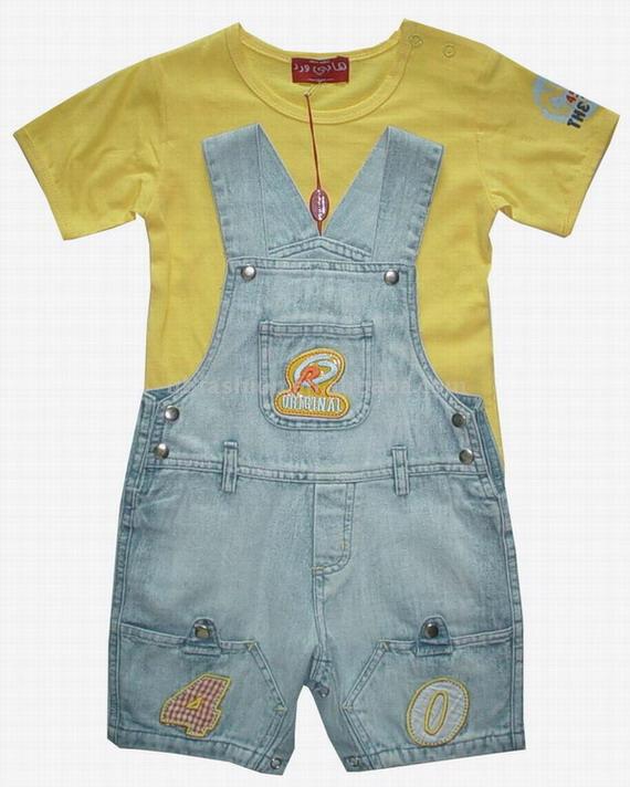  Baby T-Shirt + Overall (Baby T-Shirt + целом)