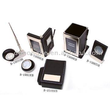  Photo Frame, Quartz Clock and Cigarette Case (Fotorahmen, Quarzuhr und Zigaretten-Etui)