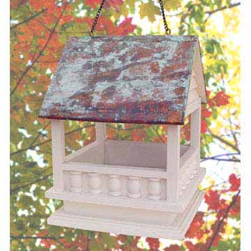  Wooden Bird Feeder with Patina Roof for Hanging (Mangeoire d`oiseaux en bois patiné de toit pour accrocher)