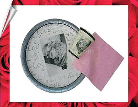  Disposable Paper Set for Valentine`s Day