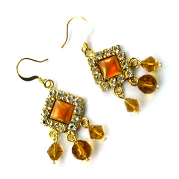  Opal Studded Earring (Opal cloutée Earring)