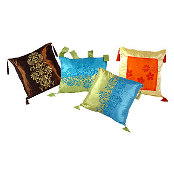  Embroidery Satin Cushion with Tassel (Coussin en satin avec broderies Tassel)