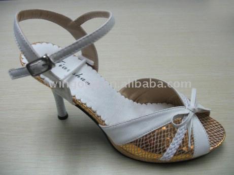  High-Heel Shoes (На высоких каблуках обувь)