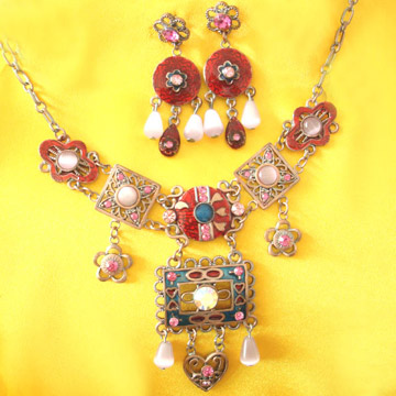  Necklace (Колье)