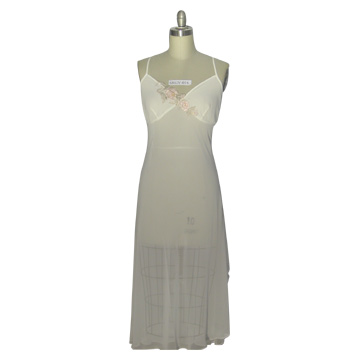  Nightgown (Chemise de nuit)