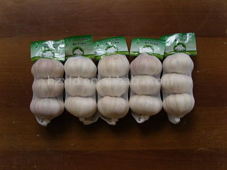  Single Clove Garlic (Seule gousse d`ail)