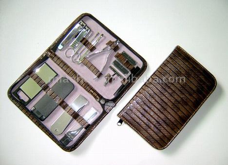  6pc Manicure Set with Imitation Leather Case (6pc ensemble de manucure avec Imitation Leather Case)