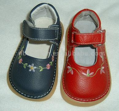 Baby Squeaky Shoes (Baby Squeaky Shoes)