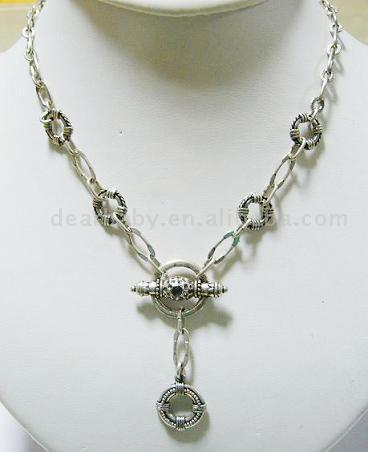  Necklace (Collier)