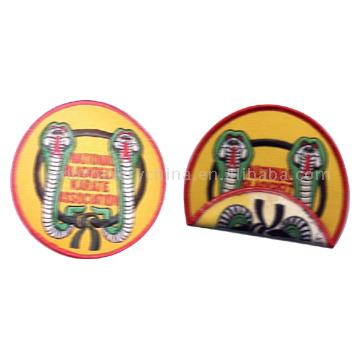 Decorative Embroidery with Adhesive Back for Apparel (Декоративная вышивка с нанесенным сзади на одежду)