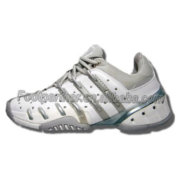  Sports Shoes ( Sports Shoes)
