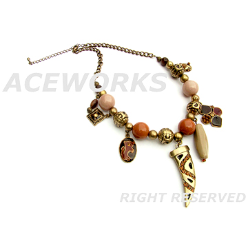  Necklace (Halskette)