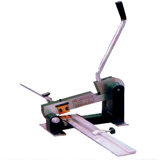  Precision Cutting Machine (Präzisions-Schneidemaschine)