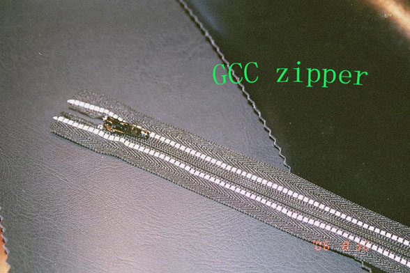  Nylon Zipper with Reflex Tapes (Нейлоновая молния с оптикой ленты)