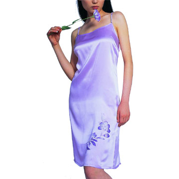  Silk Embroidered Dress ( Silk Embroidered Dress)