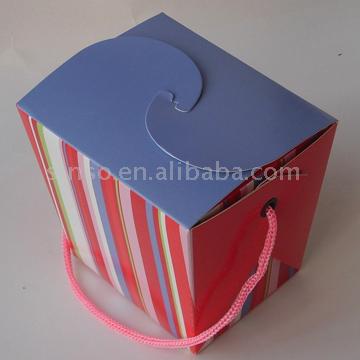  Gift Box with Chemical Fiber Handle (Подарочная коробка с ручкой химического волокна)