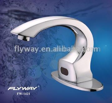  2 Part System Automatic Sensing Faucet (2 Partie du système de détection automatique du robinet)