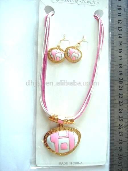  Set of Earring and Pendant