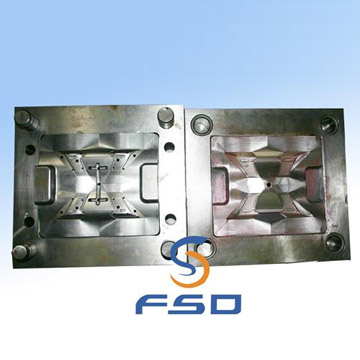  Helmet Mould (Casque de moules)