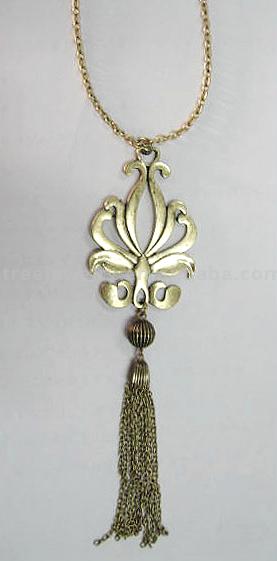  Necklace (Collier)