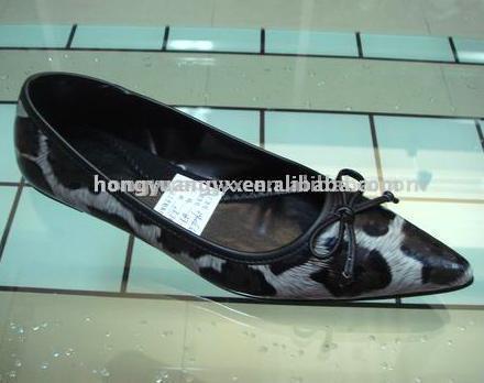  Dress Shoe (Чистка платья)