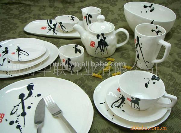 Porcelain-Ware (chinese Fashion) (Porcelaine-Ware (mode chinoise))