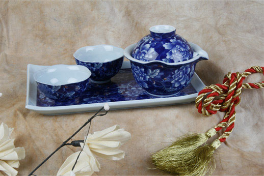  Tea Set with Blue Rose Pattern (Tea Set with Blue Rose Pattern)