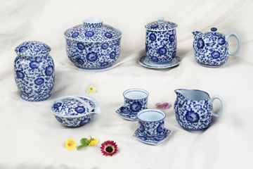  Tea Set with Sunflower Pattern (Tea Set with Sunflower Pattern)