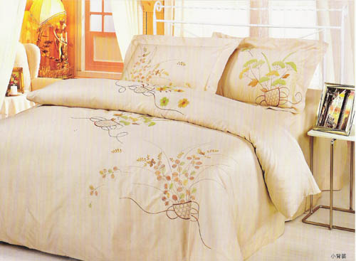  Embroidered Bedding Set (Gestickte Bettwäsche)