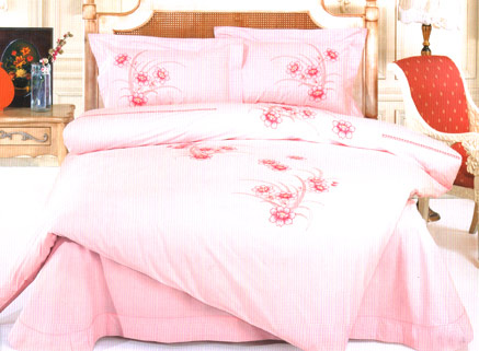  Embroidered Bedding Set (Gestickte Bettwäsche)