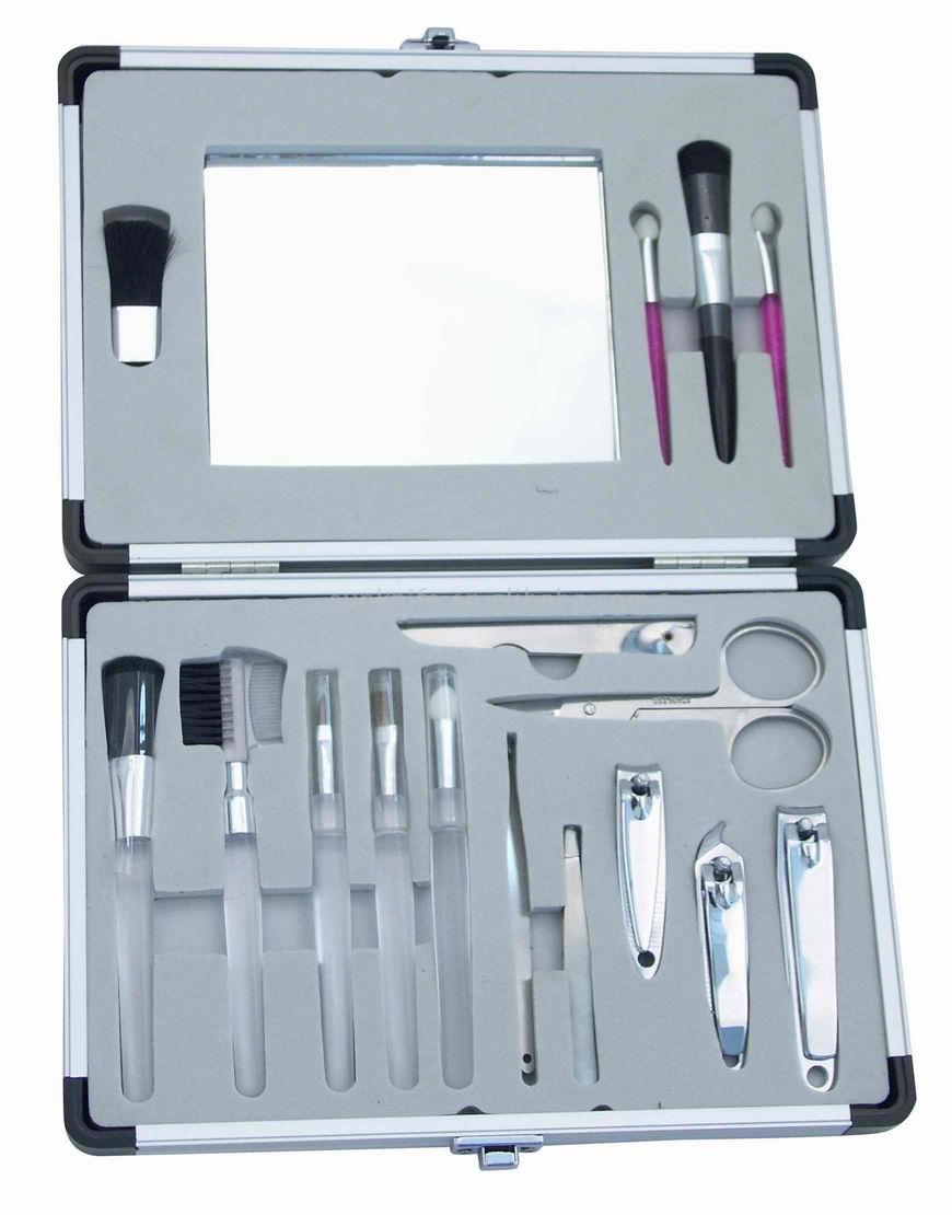  17pc Manicure Set with Aluminum Case ( 17pc Manicure Set with Aluminum Case)